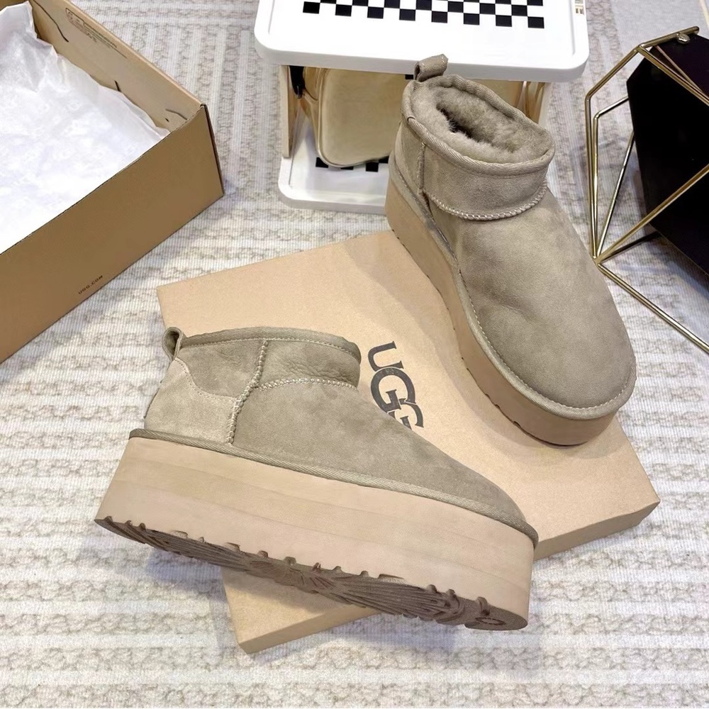 Ugg Classic Ultra Mini Platform boots in MUSTARD SEED